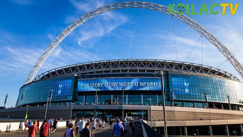 Wembley  là sân bóng đá hiện đại nhất thế giới